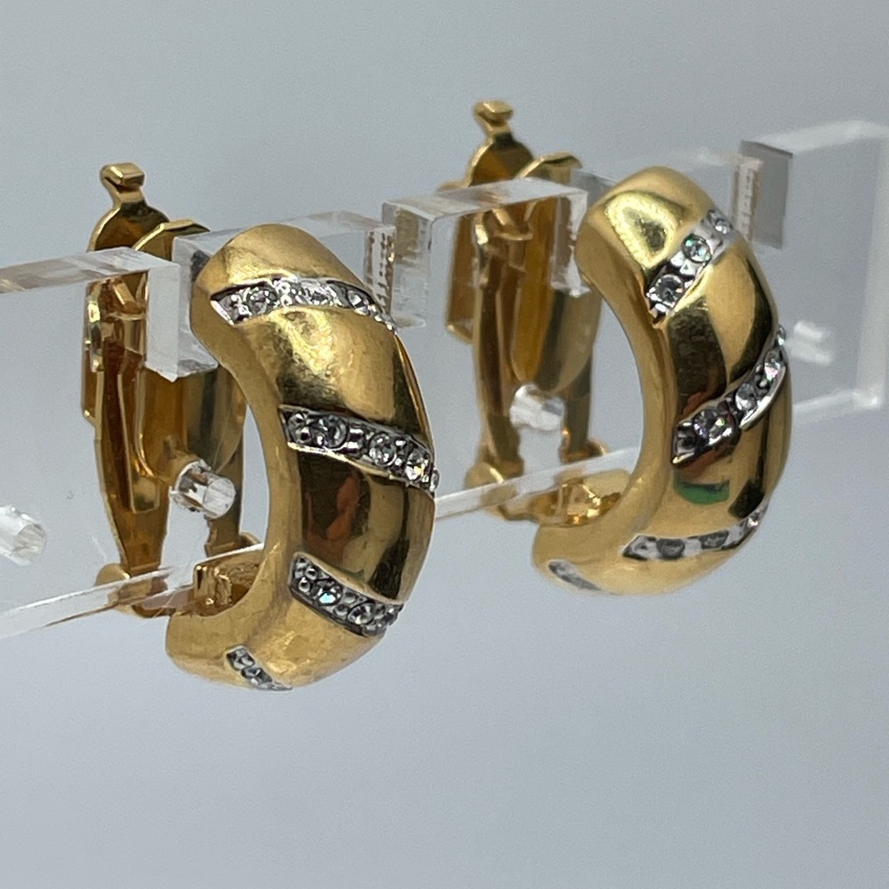 FAC Clip On Earrings!